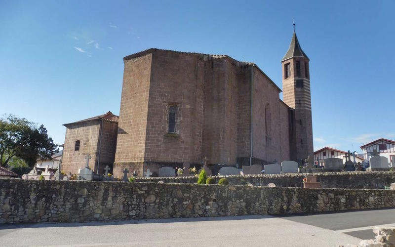 Lau teilatu gainean antzerkia-théâtre en basque