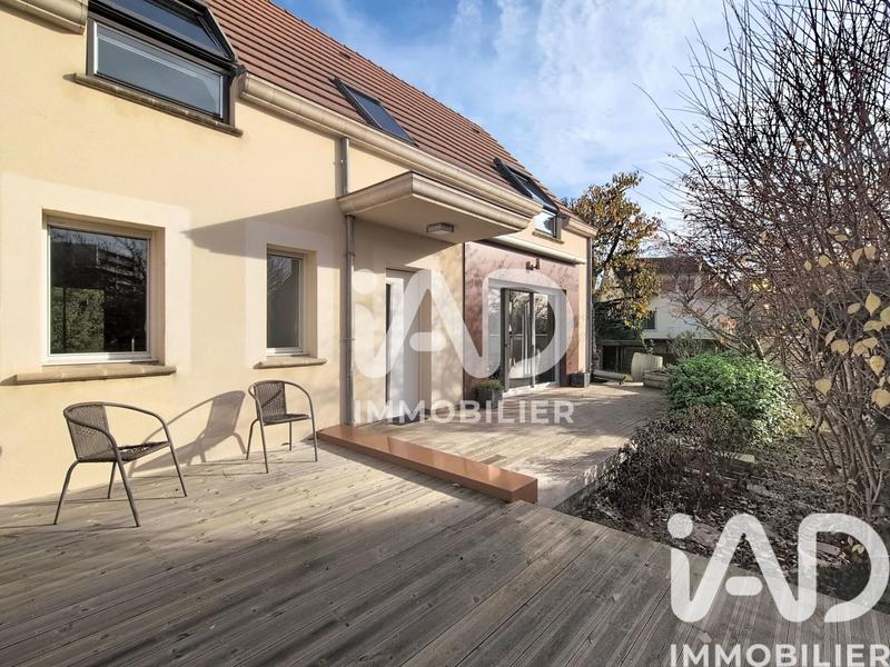 Maison - 107 m² - 6 pièces