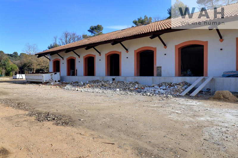 Local commercial - 270 m² - 1 pièce