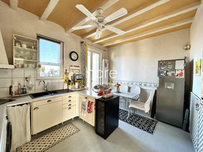 Maison - 210 m² - 12 pièces