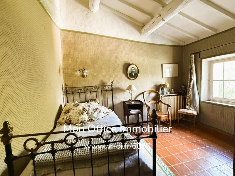 Maison - 390 m² - 14 pièces