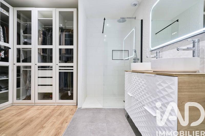 Maison - 210 m² - 6 pièces