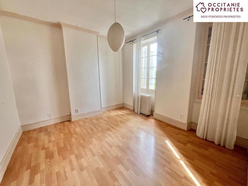 Maison - 300 m² - 15 pièces