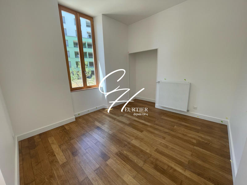 Appartement - 111 m² - 4 pièces