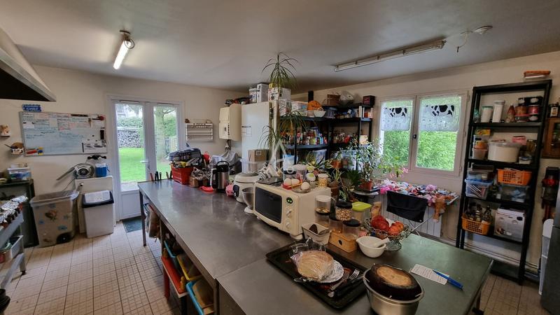 Local d'activités - 326 m² - 10 pièces