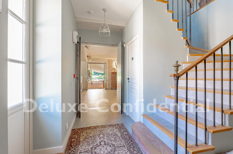 Maison - 900 m² - 20 pièces