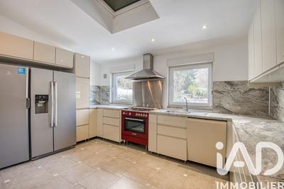 Maison - 111 m² - 4 pièces