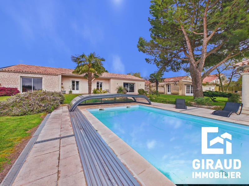 Maison - 162 m² - 8 pièces