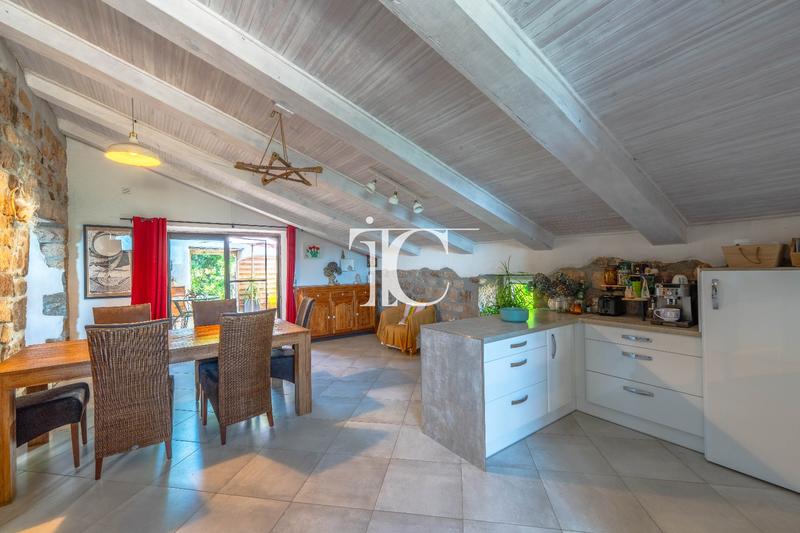 Maison de village - 274 m² - 9 pièces