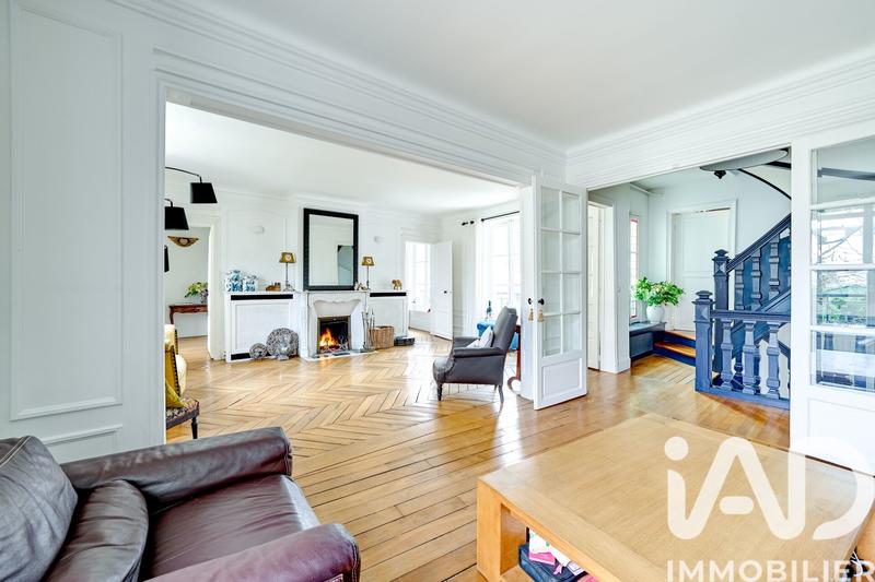 Maison - 298 m² - 10 pièces