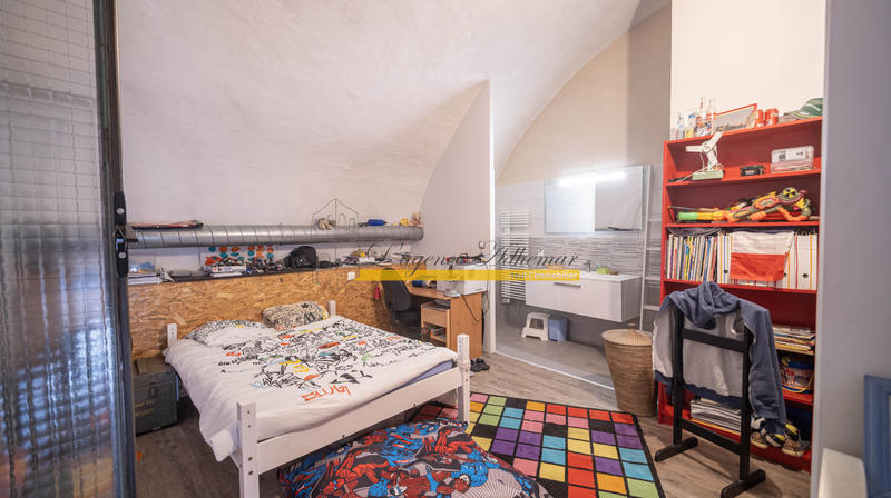 Maison de village - 473 m² - 12 pièces