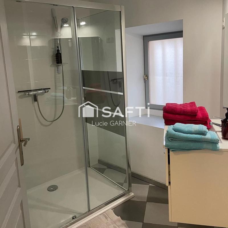 Maison - 300 m² - 13 pièces