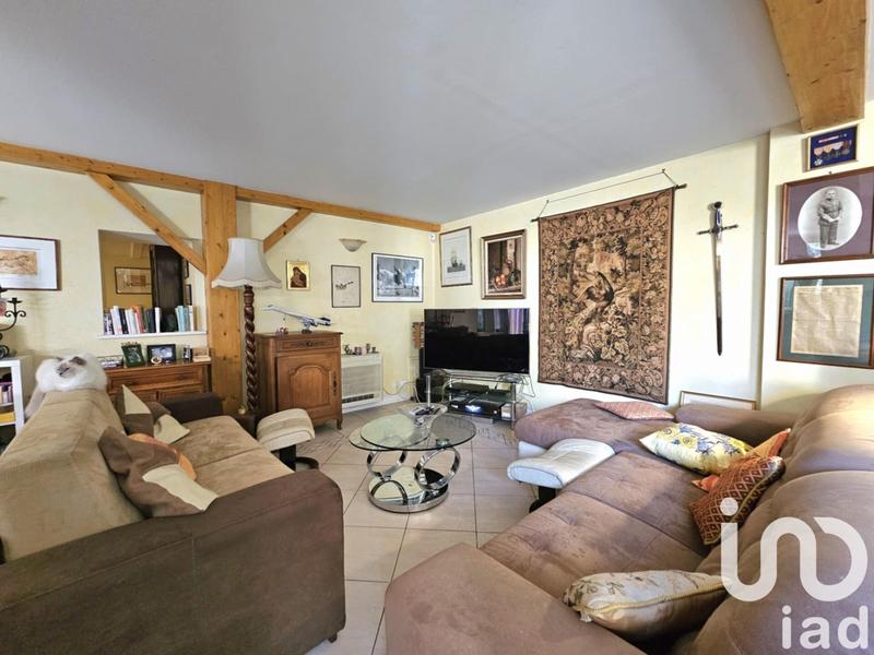 Maison - 220 m² - 8 pièces