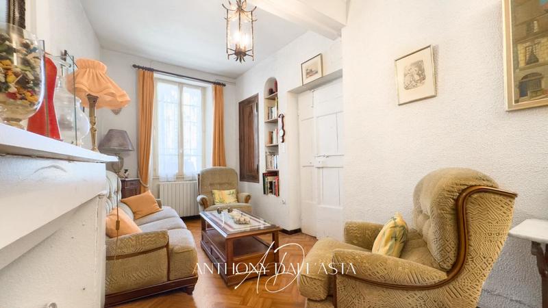 Maison - 207 m² - 6 pièces