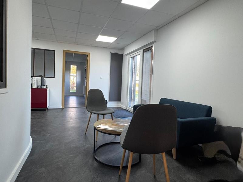 Local commercial - 318 m² - 4 pièces