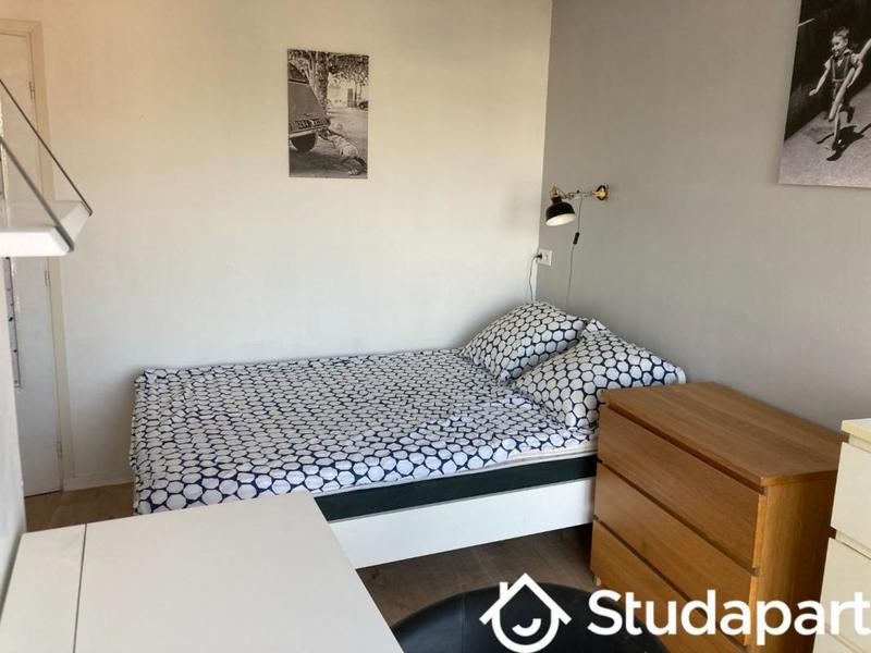 Chambre - 9 m² - 1 pièce