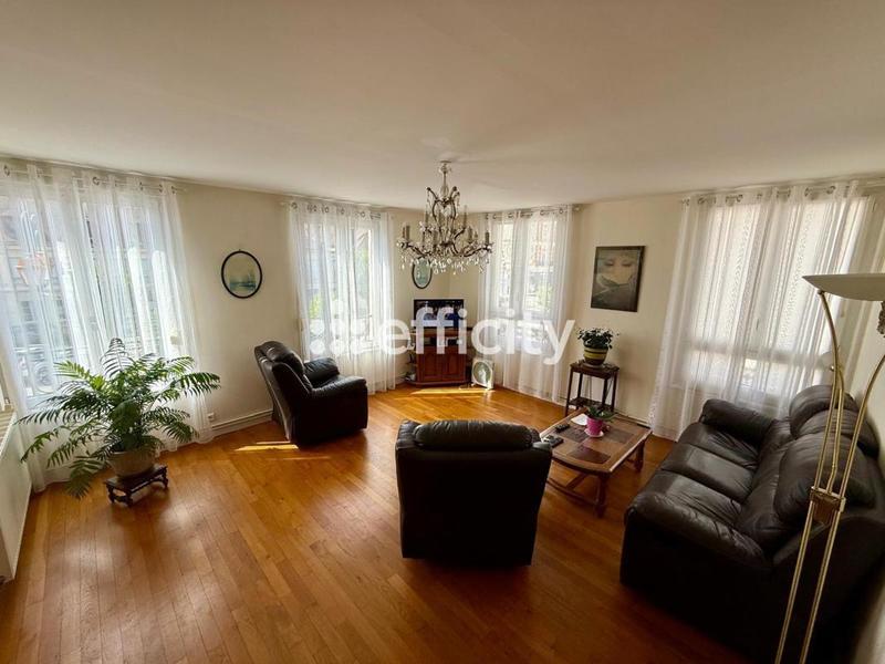 Immeuble - 334 m² - 17 pièces