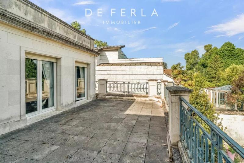 Hôtel particulier - 326 m² - 10 pièces