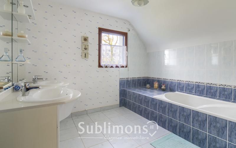 Maison traditionnelle - 129 m² - 6 pièces