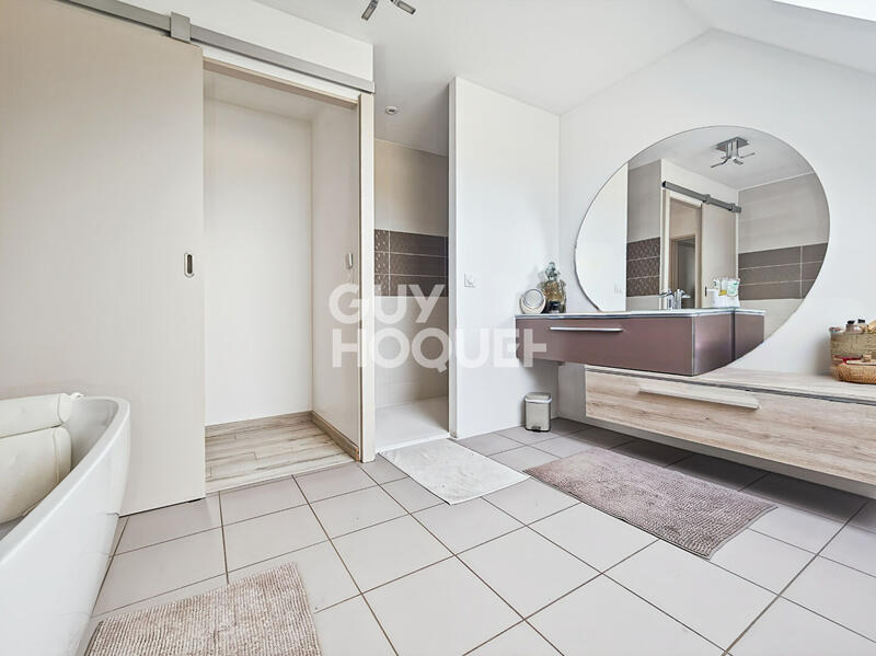 Maison - 163 m² - 7 pièces