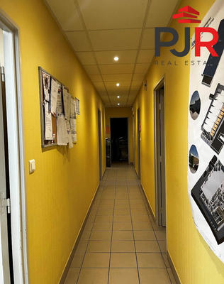 Local d'activités - 645 m²