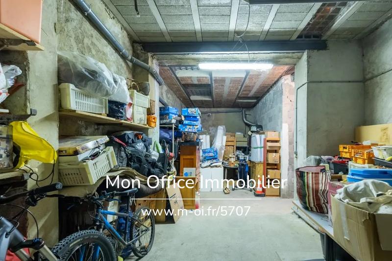 Maison - 225 m² - 8 pièces