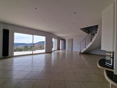Villa - 185 m² - 4 pièces