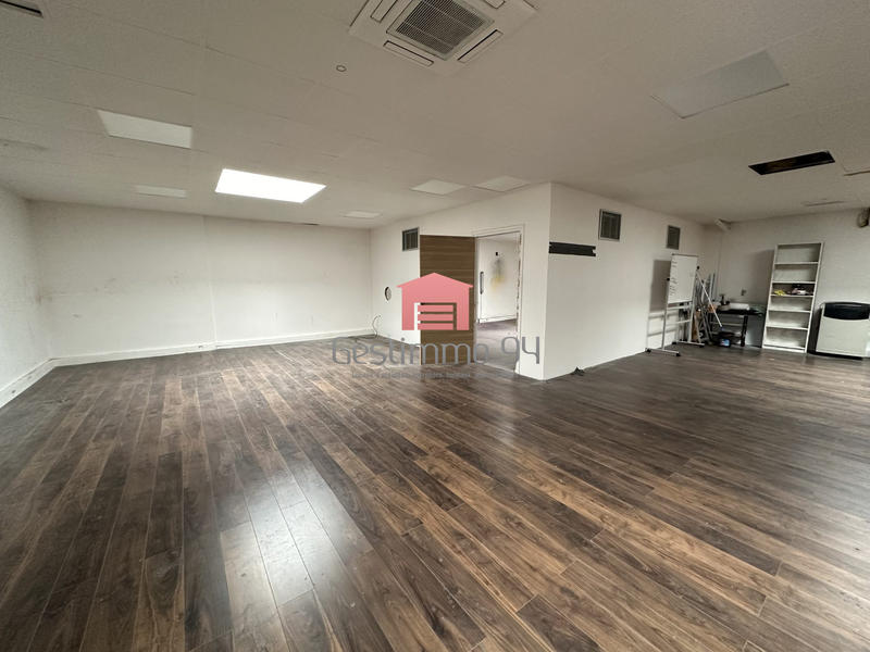 Local d'activités - 127 m²