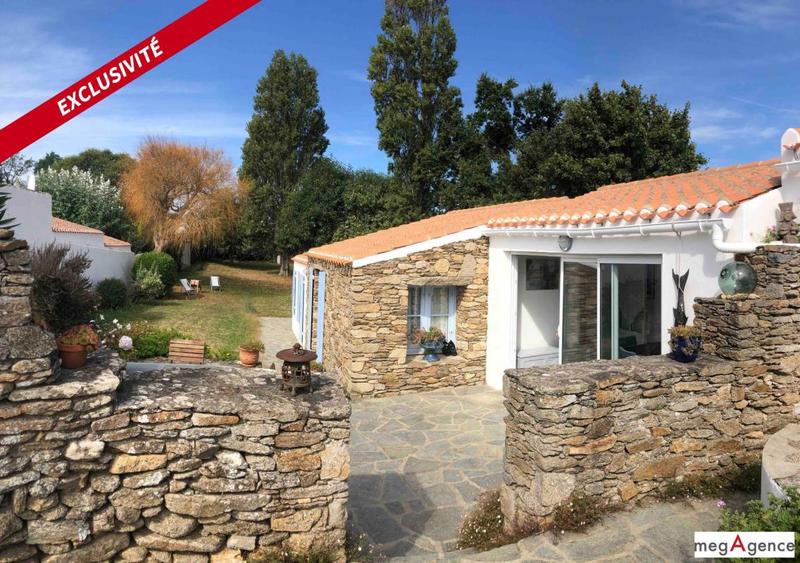 Maison traditionnelle - 140 m² - 9 pièces