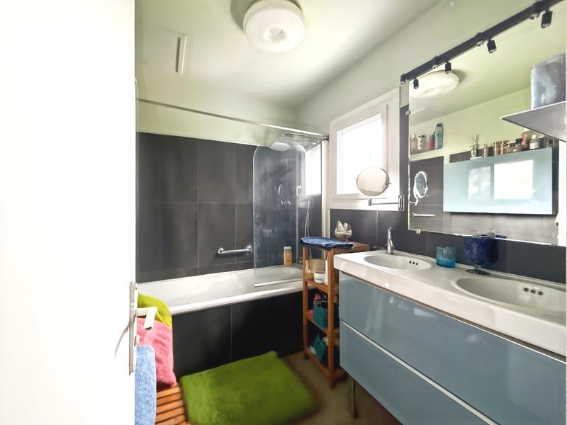 Maison - 137 m² - 9 pièces