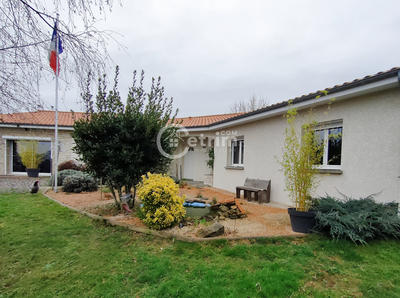 Maison - 218 m² - 7 pièces