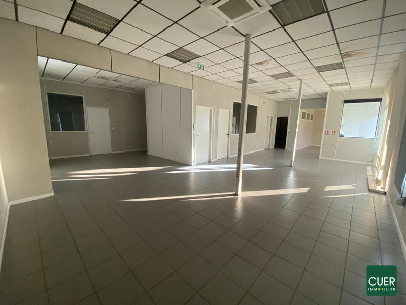 Local commercial - 248 m² - 5 pièces