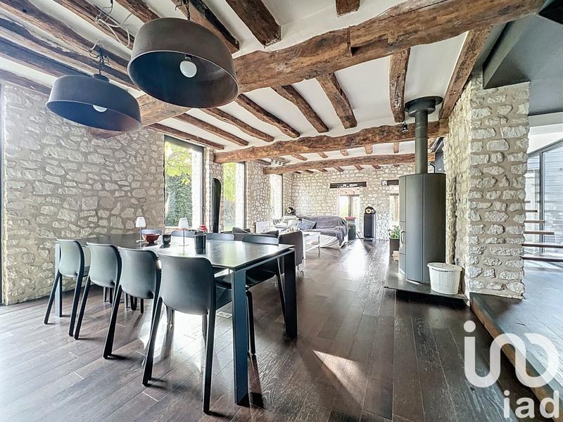 Maison - 220 m² - 8 pièces