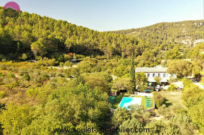 Propriété - 400 m² - 14 pièces