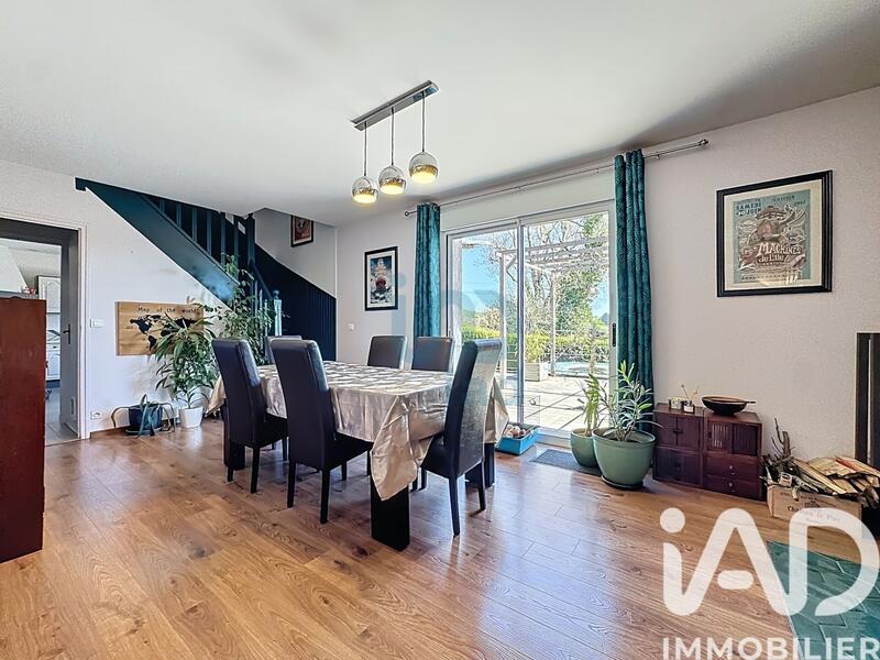 Maison - 143 m² - 6 pièces