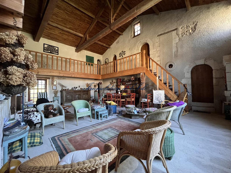 Maison - 282 m² - 7 pièces