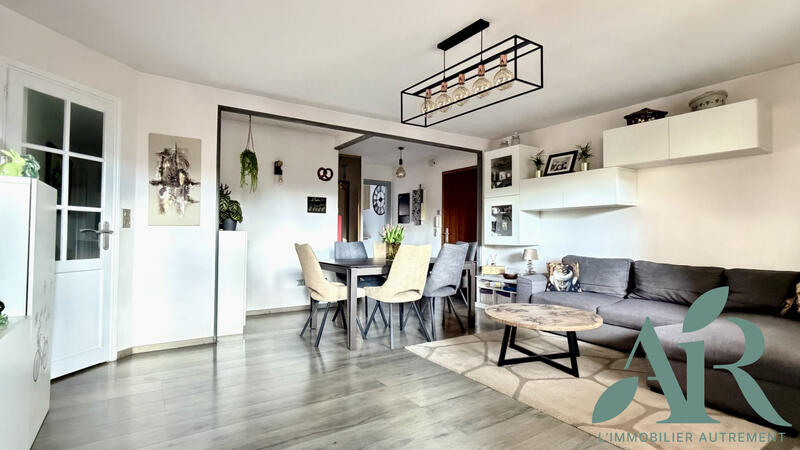 Appartement - 95 m² - 5 pièces