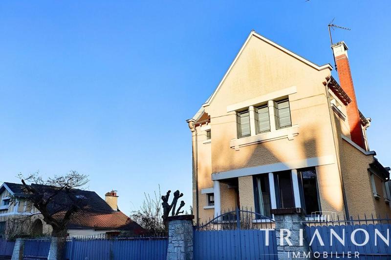 Maison - 184 m² - 8 pièces