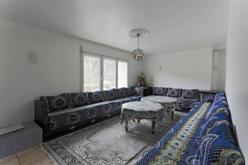 Maison - 250 m² - 7 pièces