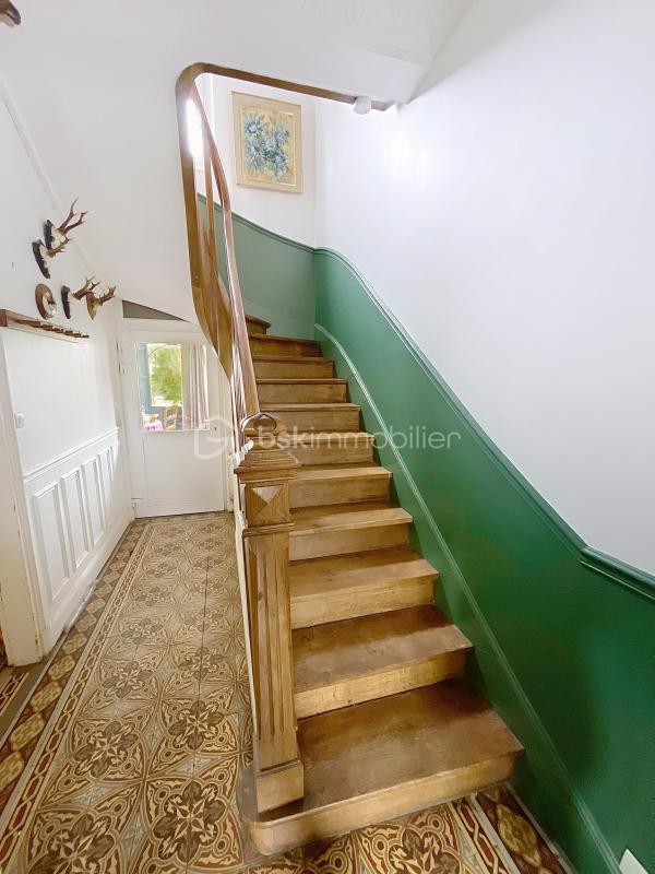 Maison de maîtres - 256 m² - 9 pièces