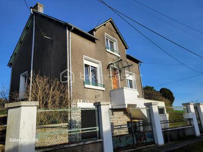 Maison traditionnelle - 89 m² - 5 pièces