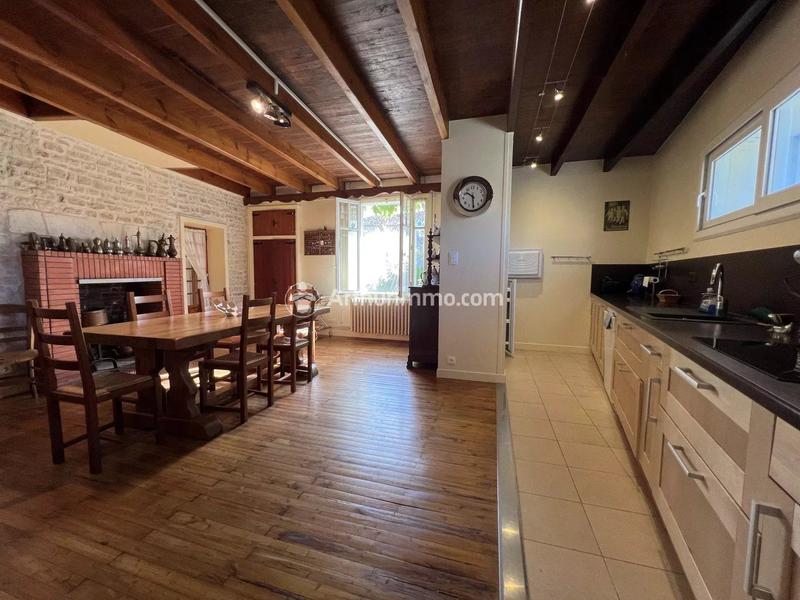 Maison - 259 m² - 7 pièces