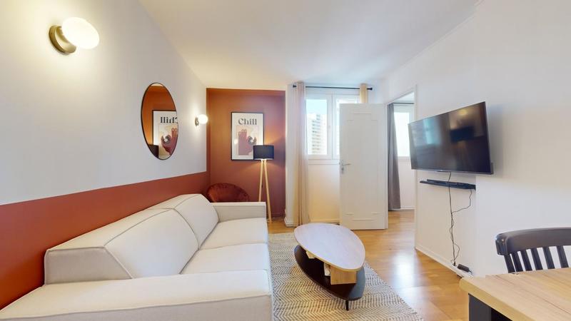 Appartement - 80 m² - 5 pièces