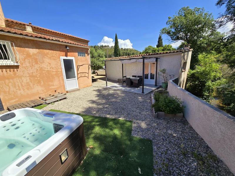 Propriété - 125 m² - 5 pièces