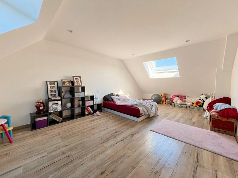 Maison traditionnelle - 160 m² - 6 pièces