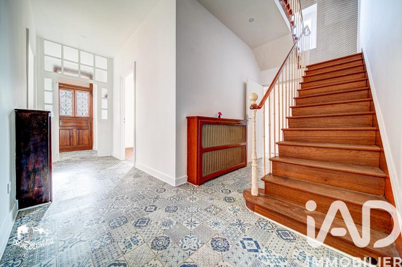 Maison - 201 m² - 7 pièces