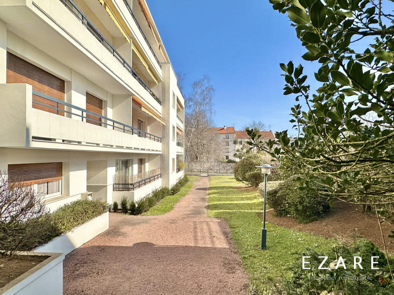 Appartement - 90 m² - 4 pièces