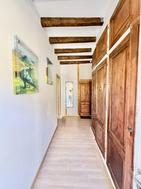 Propriété - 163 m² - 9 pièces