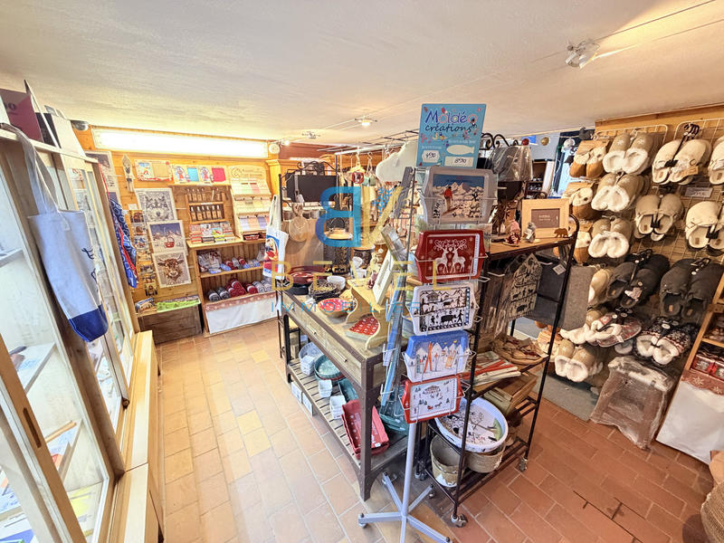 Local commercial - 67 m² - 3 pièces