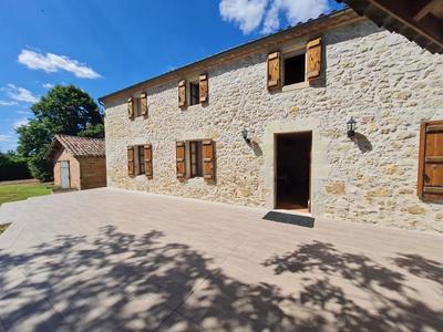 Propriété - 185 m² - 5 pièces